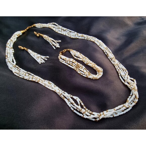 Vintage 1950s-1960s CROWN TRIFARI Signed Multi Stranded Micro Glass Beads White - Picture 2 of 5